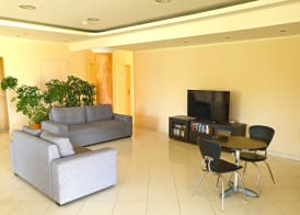 Jenny Hotel 3