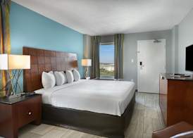 Crown Reef Beach Resort and Waterpark 5
