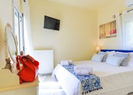 Hotel Perama 5