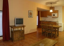 Hotel y apartamentos La Casa Rural 5