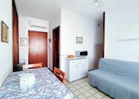 Comfy Flat With Pool and Balcony 4