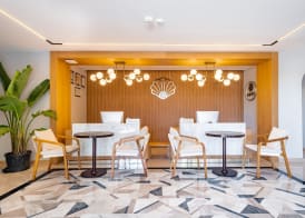 PEARLY HOTEL 2