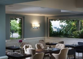 Hotel Riviera & Maximilian's 5
