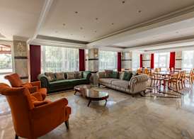 Bellissima Hotel 5