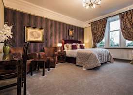 The Howbeck & The Retreat 5min to Lake, Restaurants & to the free Hydro Wellness Club 2