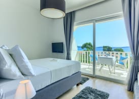 Hotel Riva Kaštela with swimming pool 4