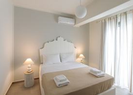 Sweet Home Naxos 4