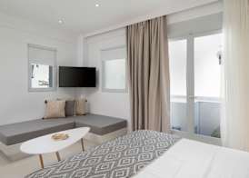 Cycladic Suites & Spa 5