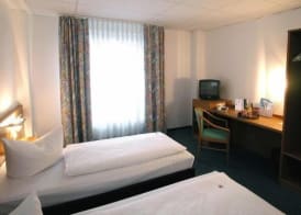 Center Hotel Drive Inn 3