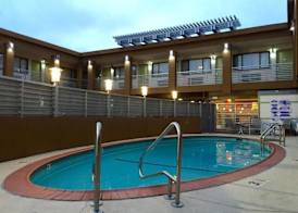 Civic Center Motor Inn 3