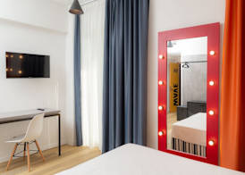 Wave Hotel 5