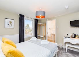 Morleys Rooms - Located in the heart of Hurstpierpoint by Huluki Sussex Stays 4