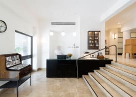Lily & Bloom Boutique Hotel 2