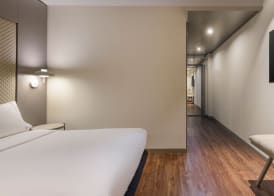 AC Hotel Som by Marriott 5