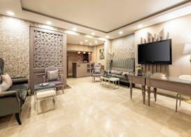 Raymond Hotel Old City 4