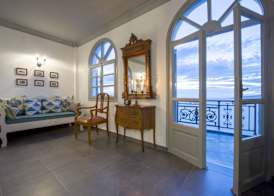 Caldera's Dolphin Suites 3