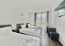 Hotel Lobo 3