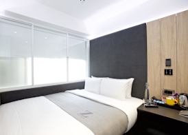 The Z Hotel Tottenham Court Road 4