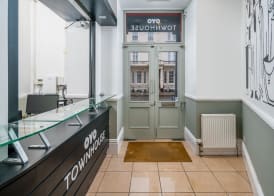 OYO Townhouse New England, London Victoria 3