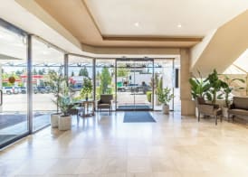 Atrium Hotel Vancouver 4