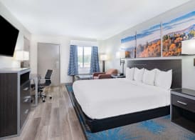 Days Inn by Wyndham Hamilton 5