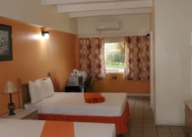 Pineapple Court Hotel 3