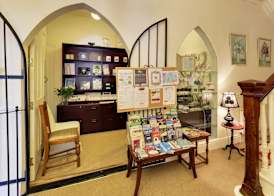 Robin Hill Heritage Guest House 2
