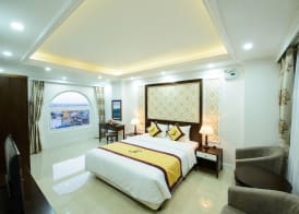 THE SHINE HOTEL 3