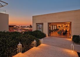 Noūs Santorini, a Member of Design Hotels 4