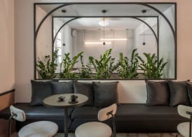 72 AD Urban Comfort Suites 5
