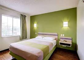 Super 8 by Wyndham Aurora East 2