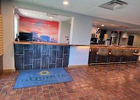 La Quinta Inn & Suites by Wyndham Tempe University, Phoenix 3