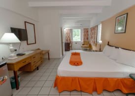 Pineapple Court Hotel 5