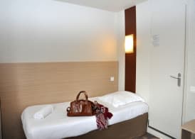 BHôtel De Caen 3