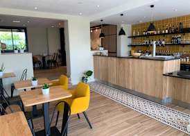 Logis Hôtels - Le Bellaroc - Hôtel 2 étoiles et Restaurant 2