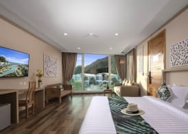 Vannee Golden Sands Beachfront Resort 3