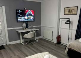 OYO Prince of Wales Country Hotel 4