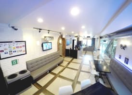 M Montreal Hostel 5