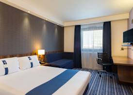 Holiday Inn Express HARLOW by IHG 4