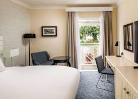Sunday London Staines-upon-Thames Heathrow T5 5