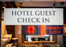 OYO The Red Lion Hotel 2