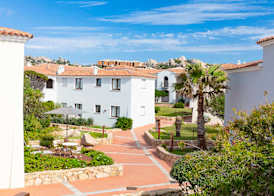 Mangia's Santa Teresa Sardinia, Curio Collection by Hilton 5