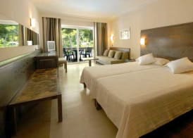 FERGUS Club Font de Sa Cala Beach 3