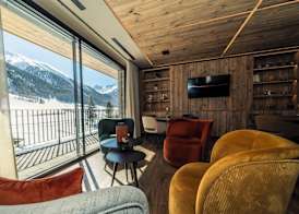 Paradise Lodge 3