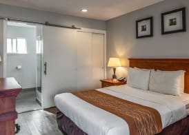 The Inn at 1252 Monterey 5