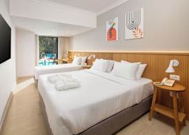 Roda Beach Resort & Spa 5
