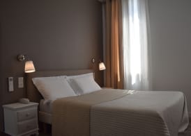 Hôtel Henri IV 5