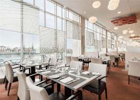 Novotel London Excel 5