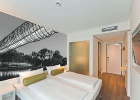 Super 8 by Wyndham Oberhausen am Centro 5