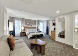Best Western Plus Sunset Plaza Hotel 4